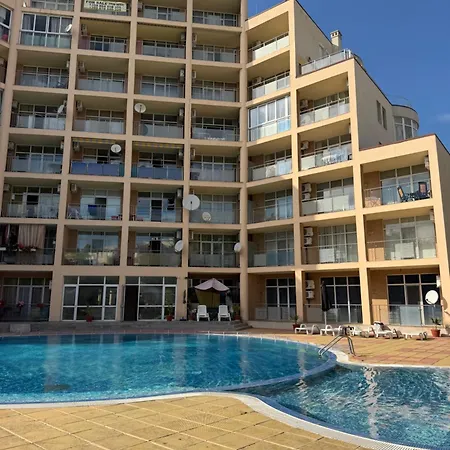 Sunny Guest Apartment